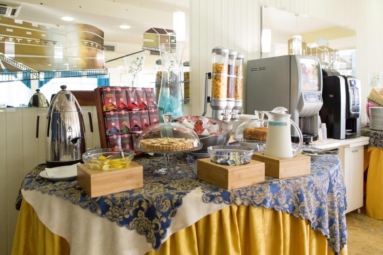 Hotel Holiday Vasto Dış mekan fotoğraf